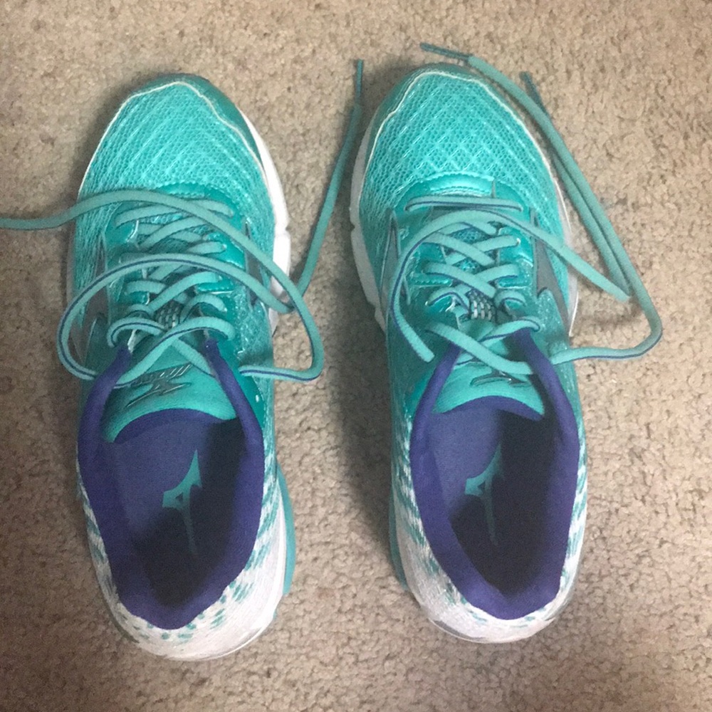 Running shoes